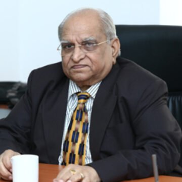 Dr. M. K. Wadhwa Chairman & Managing Director A visionary leader who started the Frontier group and grew the business from one small shop to a well established chain of retail automobile business for internationally acclaimed brands like Volkswagen, Hyundai, Honda, Kia, Skoda, JCB , Honda Motorcycles etc.
